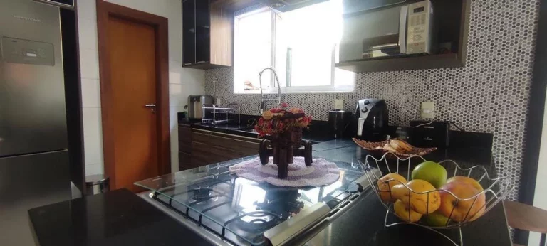 Imagem Casa em Condomínio para Venda em Teresópolis / RJ no bairro Prata