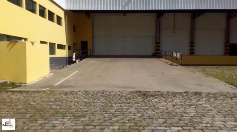 Imagem Galpão com 10.600 m² Construção em Jandira SP
