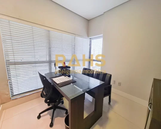 Imagem O Apartamento é composto por: Suíte master com 40,84m² contendo amplo closet e banheira. Aquecime...