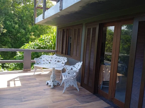 Imagem Casa à venda em Garopaba com 2 unidades independentes e terreno de 2.000 m²