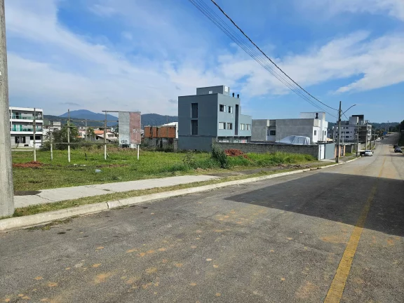 Imagem Terreno de esquina com 543,58 m² no Bairro da Barra em Balneário Camboriú SC