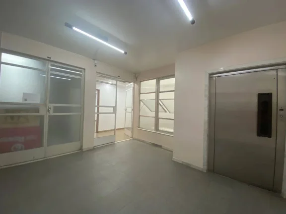 Imagem Grande Oportunidade! Sala comercial à venda no Centro de Barbacena