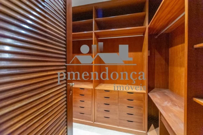 Imagem Apartamento alto padrão em Higienópolis com 230m², 3 suites e 3 vagas.