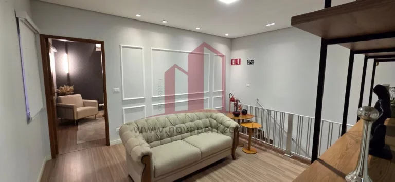 Imagem Oportunidade Única: Casa Comercial à Venda no Centro de Franco da Rocha-SP, 3 Quartos, 1 Suíte, 4 Salas e 2 Vagas de Garagem!