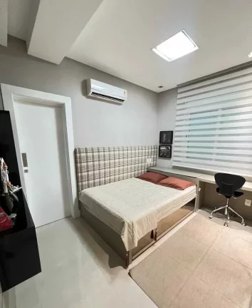 Imagem Apartamento mobiliado com 3 suítes e 3 vagas de garagem na Avenida Atlântica em Balneário Camboriú