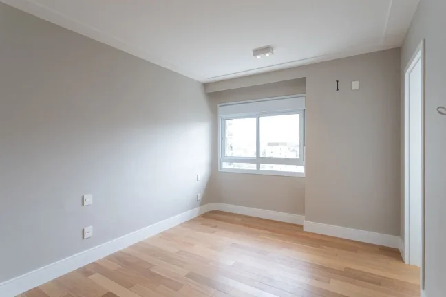 Imagem Apartamento 306M² Reformado, 4Q, 3 Suítes, 2 Salas, 3 Banheiros, 4 Vagas, Lavabo, Varanda, Piscina, Academia, Churrasqueira, Salão de Festas e Jogos.