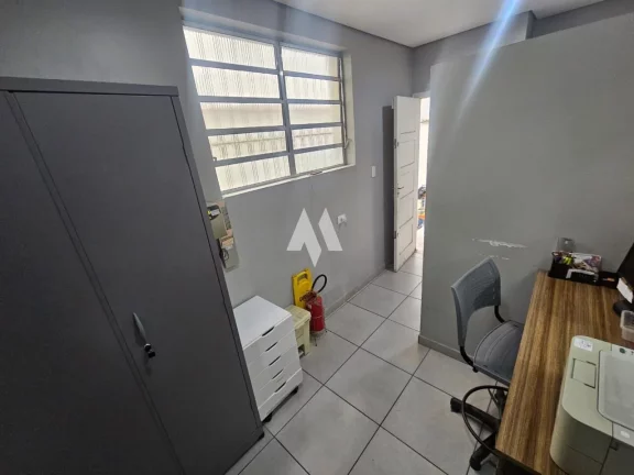 Imagem Venha conhecer este Sobrado Reformado, 3 dormitórios , 3 banheiros, uma Vaga de Garagem localizado no querido Bairro do Embaré!
