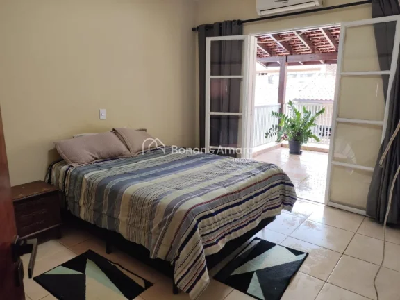 Imagem Encantador sobrado disponível em um dos bairros mais tradicionais e bem localizados de Campinas. Co...