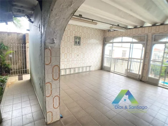 Imagem Casa com piscina em 300m² na Vila das Mercês - Região da Saúde/Zsul.