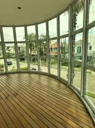 Imagem Casa de Alto Padrão em Jurerê Internacional a Poucos Minutos da Praia