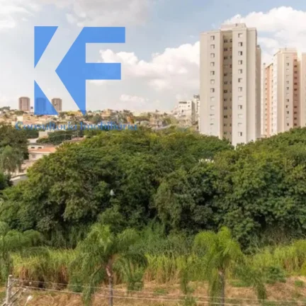 Imagem Apartamento com vista incrível para o bosque nos quartos, sala, cozinha e na varanda. Cozinha e quarto com móveis planejados.