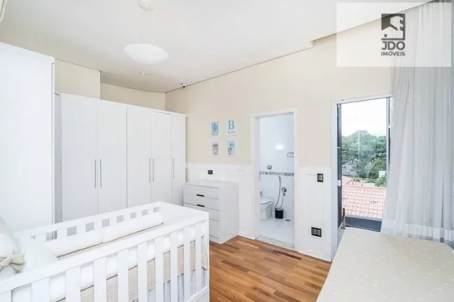 Imagem Casa Triplex a Venda no bairro Jardim Social - Curitiba, PR