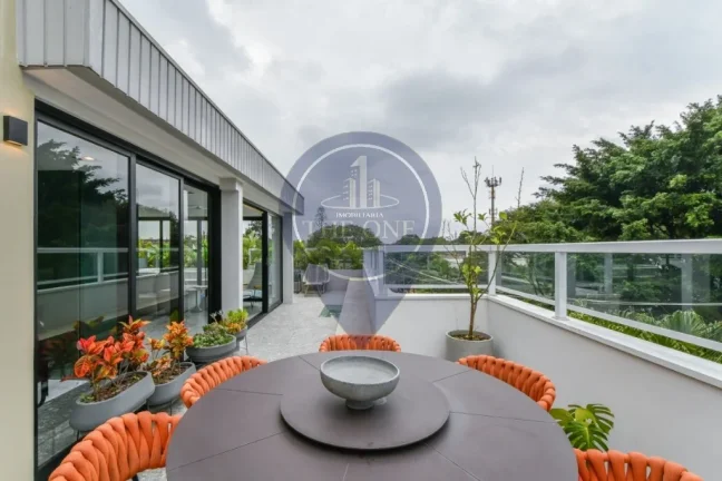 Imagem Cobertura de luxo à venda em São Paulo-SP, Alto de Pinheiros: 3 quartos, 1 suíte, 2 salas, 4 banheiros, 2 vagas, 260 m². Venha conferir!