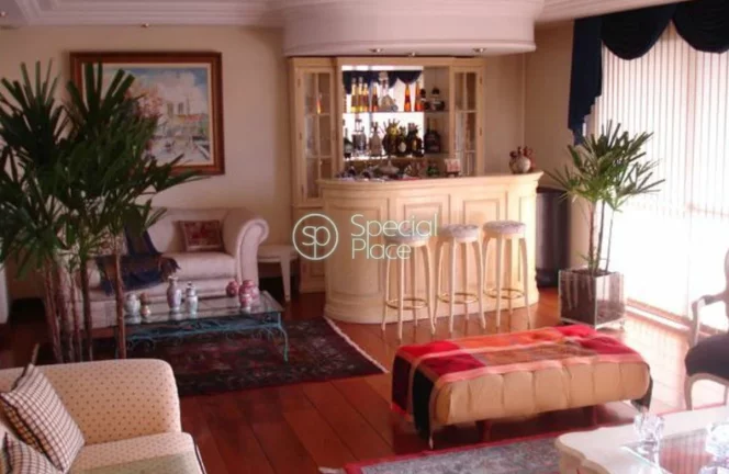 Apartamento amplo na Rua Bahia. Ótima oportunidade. São 260m2 com 4 suítes e 4 vagas na garagem. ...