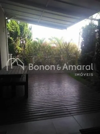 Imagem Casa de Condomínio com 3 Quartos e 4 banheiros à Venda, 262 m² por R$ 1.350.000