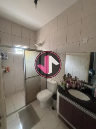 Imagem Casa Térrea à Venda  Centro Sul  Várzea Grande/MT Imóvel espaçoso, ideal para quem busca co...