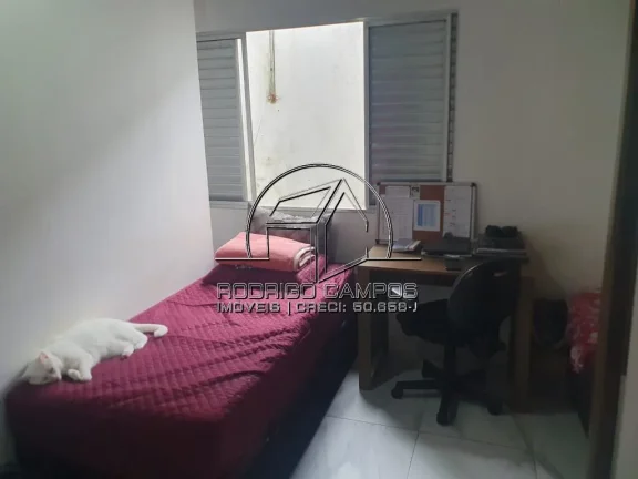 Imagem Espaçoso Sobrado à Venda na Cidade Ocian - 3 Quartos e 3 Vagas