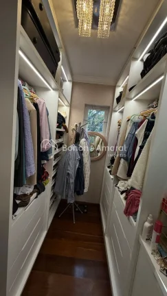 Imagem Excelente sobrado Mobiliado para venda em bairro residencial, próximo a mercados, colégios, padari...