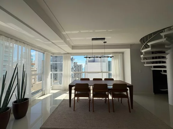 Imagem Cobertura Duplex com 5 dormitórios sendo 3 suites e 3 vagas no Centro de Balneário Camboriú