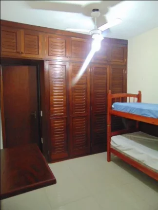 Imagem Praia de Pitangueiras, Próximo a Praia, Local Nobre, para * Venda ou Locação Anual e Temporada*, Lazer no Prédio, 2 Garagens.