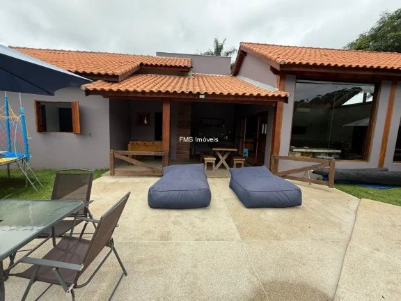 Imagem Oportunidade única: Casa de condomínio de alto padrão com 3 suítes e 4 vagas no Ninho Verde I, Porangaba-SP!