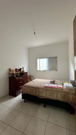 Imagem CASA Á VENDA NO JARDIM NOEMIA - 300m² de terreno - Casa com edícula