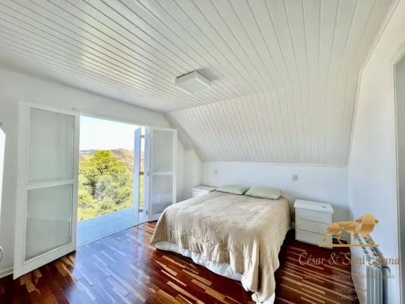 Imagem Linda casa a venda em Condomínio Fechado em Campos do Jordão-SP
