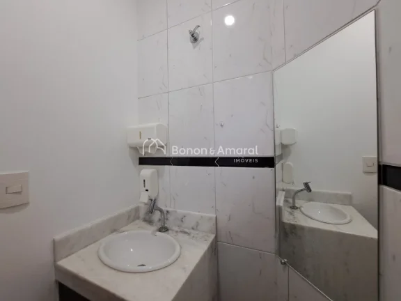 Imagem Excelente imóvel totalmente reformado, localizada em um dos pontos mais interessantes do bairro, co...