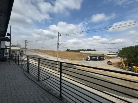 Imagem Galpão Industrial de Alto Padrão para Locação em Sorocaba-SP, Bairro Iporanga: 5 Salas, 5 Banheiros, 5 Vagas de Garagem, 3.000m².