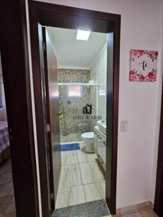 Imagem Casa com 3 dormitórios sendo 1 suite à venda, 228 m² por R$ 599.000 - Condomínio Village da Serra - Araçoiaba da Serra/SP