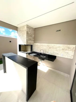 Imagem Luxuosa casa em condomínio à venda em Várzea Grande-MT, bairro Mirante do Pary: 3 quartos, 3 suítes, 3 salas, 5 banheiros, 4 vagas, 230m².