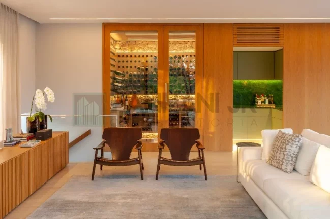 Imagem CASA EM CONDOMÍNIO DE LUXO À VENDA EM SÃO PAULO! Venha conhecer o Essenza House E Garden, um condomínio exclusivo localizado nos Jardins. Com uma loc