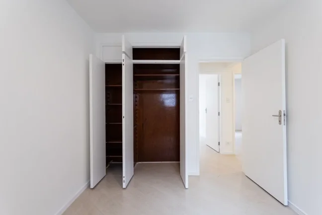 Imagem Apartamento 95M² Reformado, 3Q, 2 Banheiros, 1 Vaga.