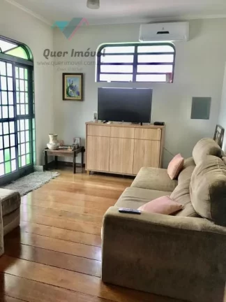 Imagem Oportunidade única: Casa de luxo na Ribeirânia, Ribeirão Preto-SP, Zona Leste! 4 quartos, 4 suítes, 2 salas, 5 banheiros, 4 vagas, 437,50m². Quer Imóvel Negócios Imobiliários.