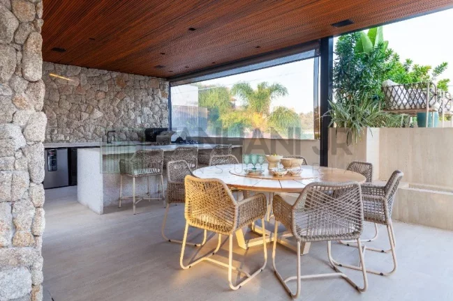 Imagem CASA EM CONDOMÍNIO DE LUXO À VENDA EM SÃO PAULO! Venha conhecer o Essenza House E Garden, um condomínio exclusivo localizado nos Jardins. Com uma loc