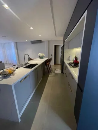 Imagem Casa em hangar com 3 suítes e 2 vagas de garagem entre Itajaí e Brusque.