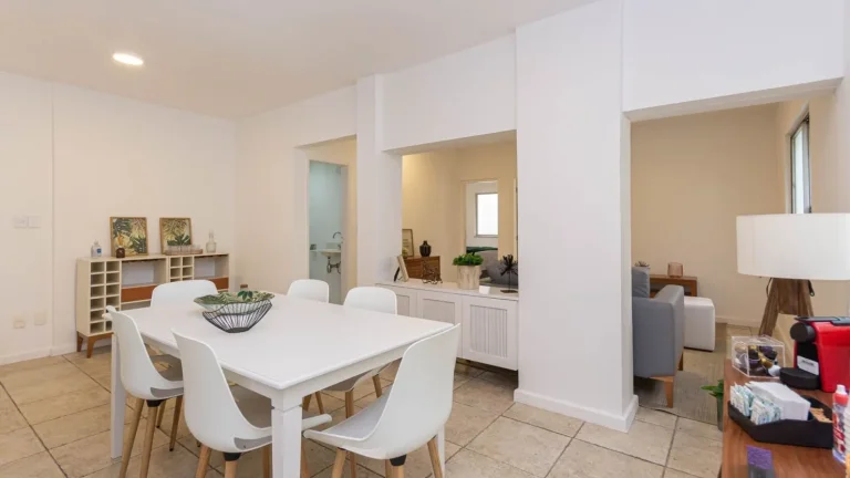 Imagem Apartamento Lagoa - 79M², 2 Dorms, 1 Suíte, 1 Vaga Demarcada, Armários.