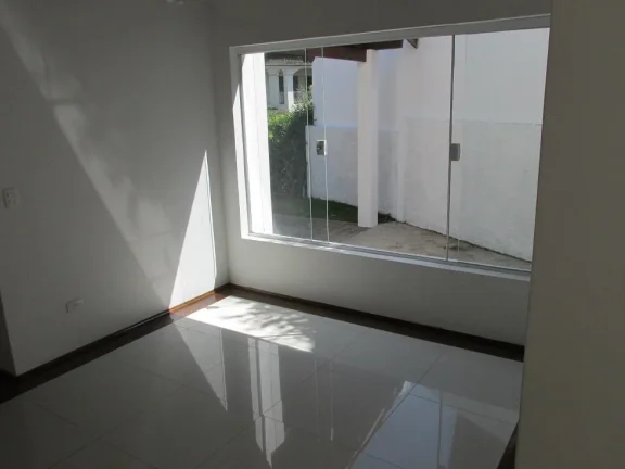 Imagem Casa no Res. Alpha 6 - 310m²