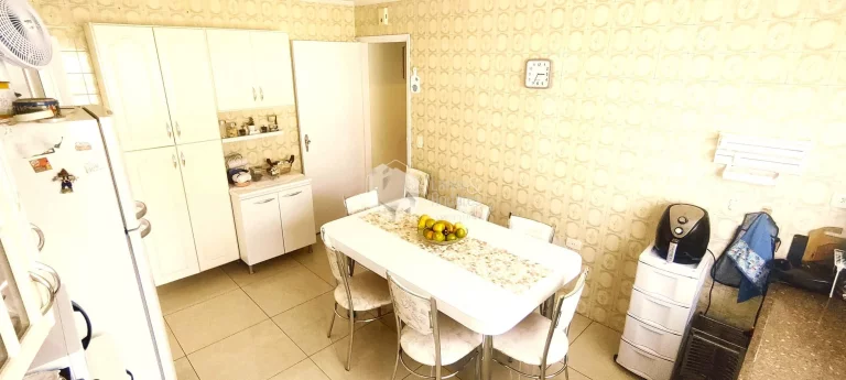 Imagem (SOBRADO + 1 CASA) COM 216M² COM 2 AMPLOS DORMITÓRIOS, ÁREA GOURMET E 3 VAGAS DE AUTO COM PORTÃO AUTOMÁTICO. LAUZANE PAULISTA, SÃO PAULO, SP