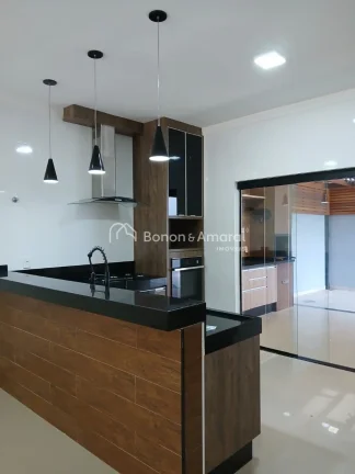 Imagem Casa térrea moderna, construída há apenas 2 anos, em terreno de 250 m² com 138,35 m² de área c...