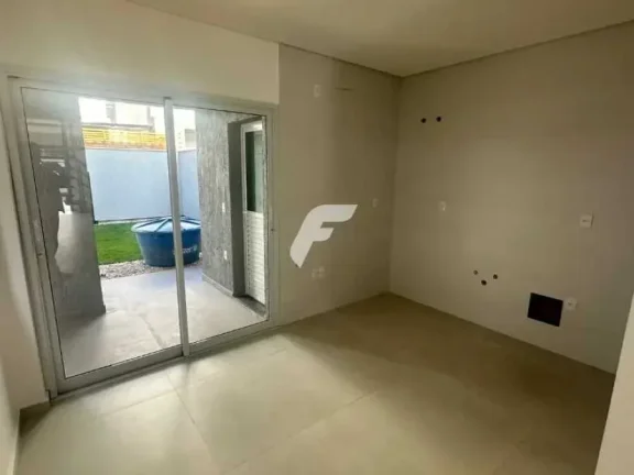 Imagem Casa com 3 dormitórios sendo 1 suíte e 2 vagas de garagem - Campeche, Florianópolis/SC