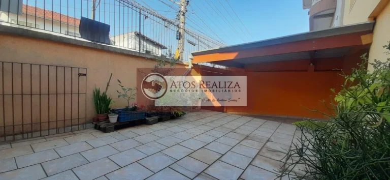 Imagem Vendo lindo assobradada em Jordanópolis região da Cidade Dutra. Vendo Assobradada de 255m² sendo 3 dormitórios, cozinha, quintal nos fundos com com forno de pizza e Churrasqueira e quarto e banheiro, quintal na frente, mais um cômodo, 2 vagas cobertas, co
