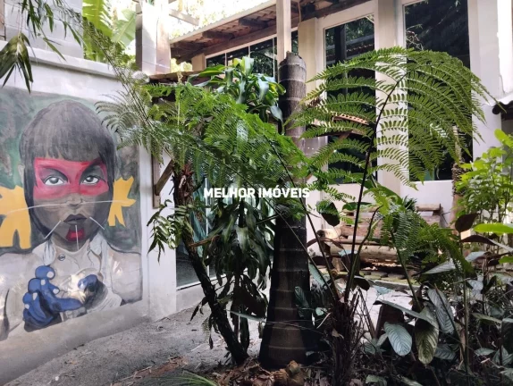 Imagem Casa Rústica à venda localizado na Praia do Estaleiro em Balneário Camboriú - SC