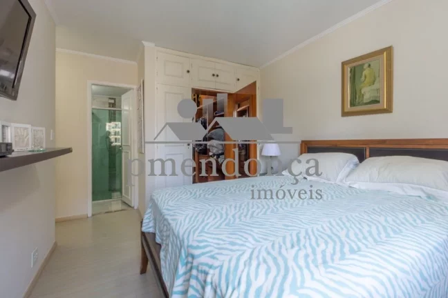 Imagem Apartamento a venda na Pompeia com 3 quartos( 1 sui­te ) e 2 vagas, 109m²