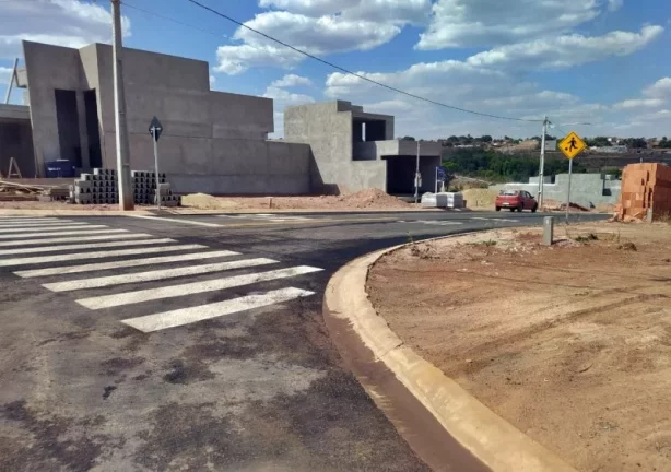 Imagem Lotes em Condomínio Fechado Cidade das Flores em Caldas Nova