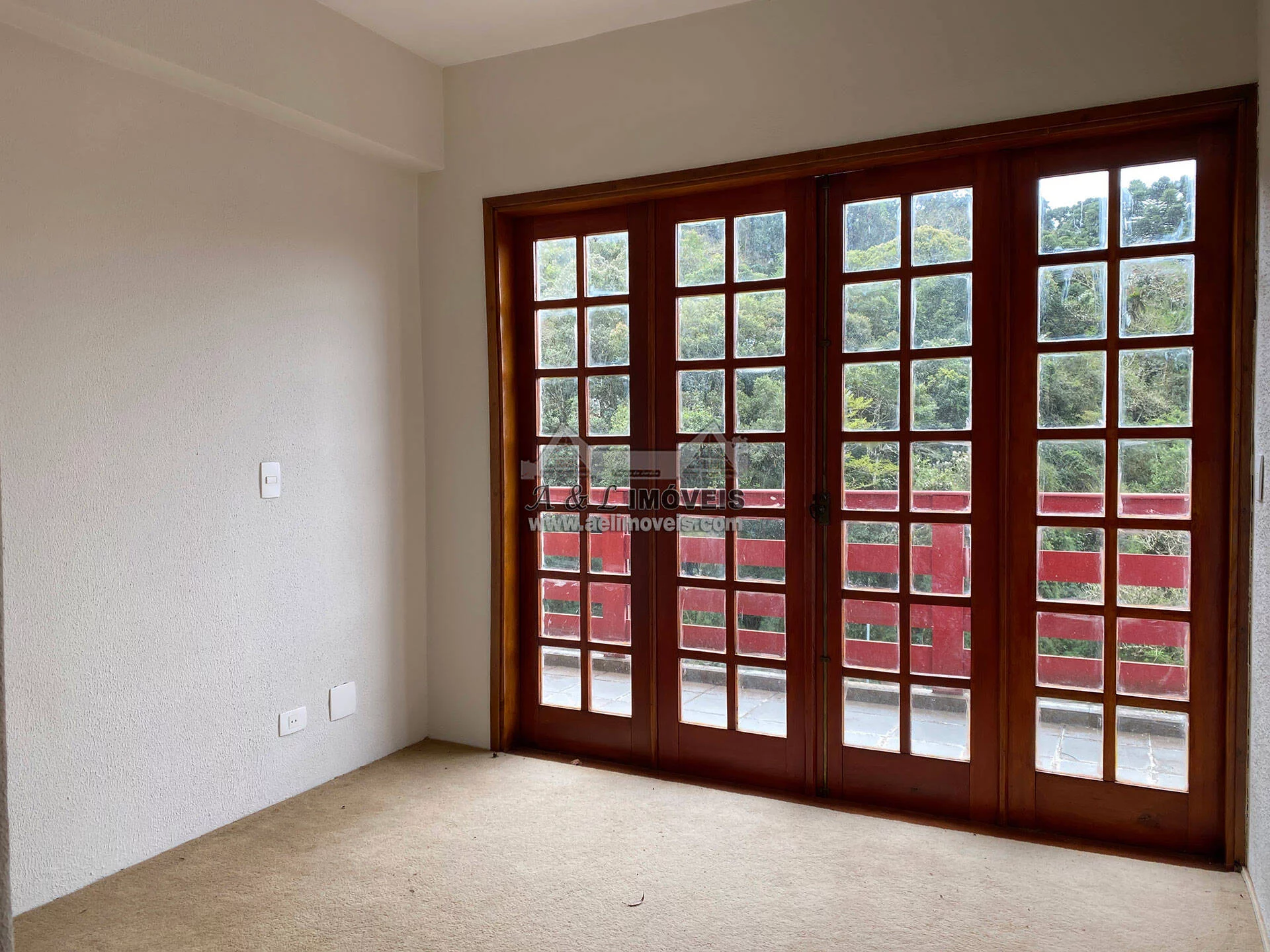 Imagem Apartamento à venda em Campos do Jordão - Ampla Cobertura c/ Charme Alpino