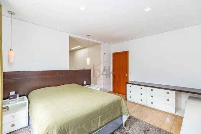 Imagem Sobrado com 380m² à venda no Alto da Boa Vista.