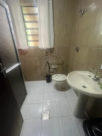 Imagem Casa Aconchegante com 3 Quartos, Edícula e Ótima Área Externa!