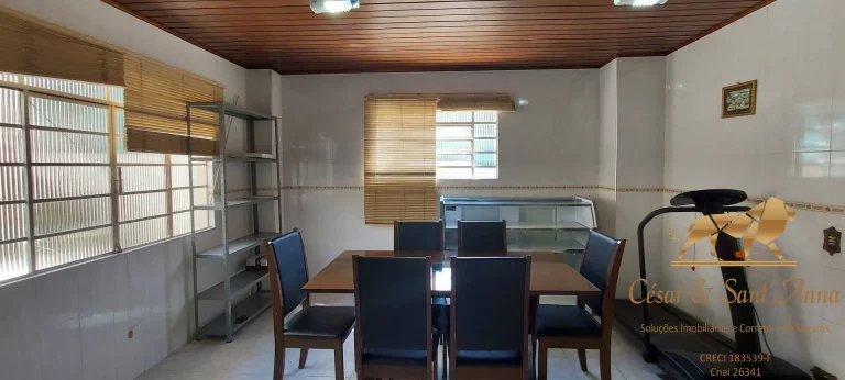 Imagem Linda casa com 04 dormitórios em Campos do Jordão! Oportunidade
