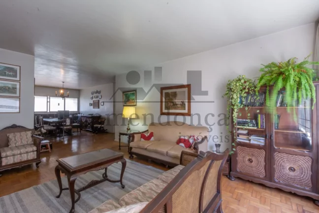 Imagem Apartamento Av Higienópolis com 185m², 3 dormitórios (1 suíte) e 1 vaga com manobrista.